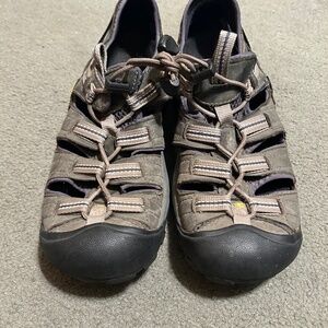 Keen Men’s Arroyo Closed Toe Waterproof Hiking Sandal